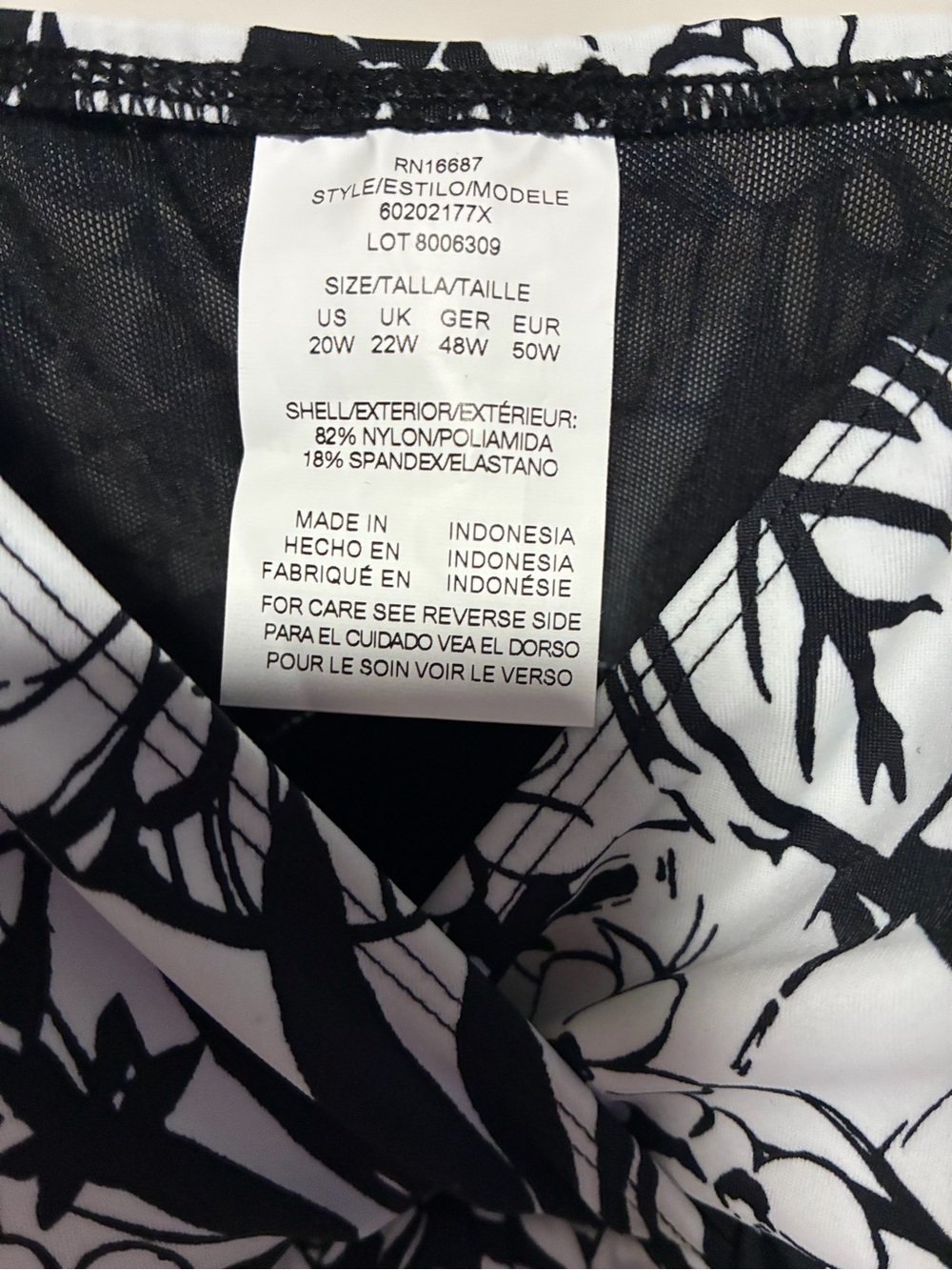 NWT! Plus Size 20W One-Piece Swimsuit by Swim Solutions - Picture 2 of 6